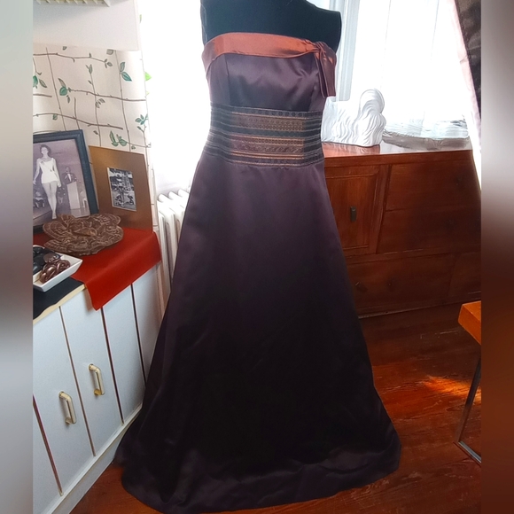 REDUCED! David's Bridal NWT Brown Strapless Sheath Brocade Bodice Copper Trim - Picture 14 of 16